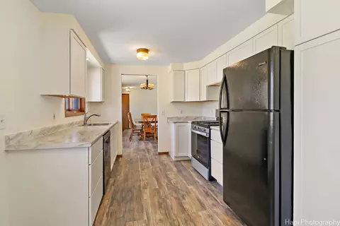 Kitchen - 6702 Chillems Dr, Spring Grove, IL 60081 photo 2 of 2