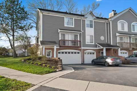 823 W Saint Johns Pl, Palatine, IL 60067