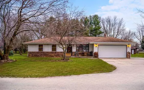 Exterior - 11679 Cedarbrook Rd, Roscoe, IL 61073 photo 9 of 9