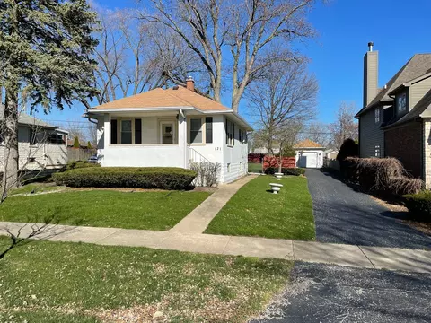 121 N Warwick Ave, Westmont, IL 60559