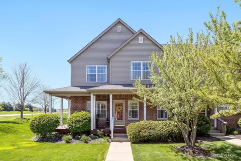 606 Clayton Cir #606, Sycamore, IL 60178