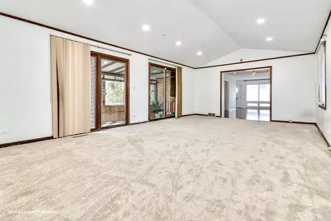 Living - 369 Wing Park Blvd, Elgin, IL 60123 photo 8 of 8