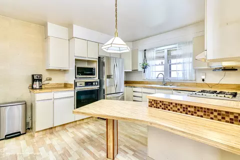 Kitchen - 369 Wing Park Blvd, Elgin, IL 60123 photo 4 of 4
