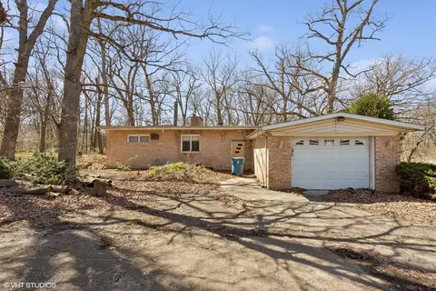 8345 Mccarthy Rd, Palos Park, IL 60464