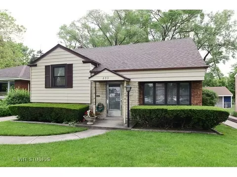 293 Desplaines Ave, Riverside, IL 60546