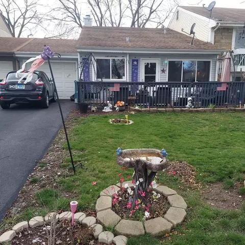 104 Six Pines Dr, Romeoville, IL 60446