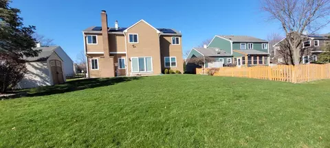 Exterior - 2059 Westridge Blvd, Bartlett, IL 60103 photo 6 of 14