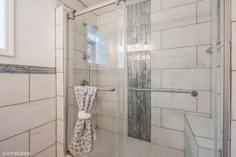 726 E 104th Pl, Chicago, IL 60628 photo 9