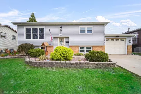 5843 Charles Ln, Oak Forest, IL 60452