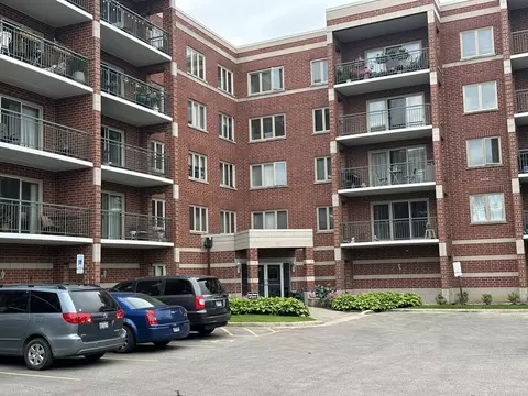 6441 W Warner Ave #209, Chicago, IL 60634