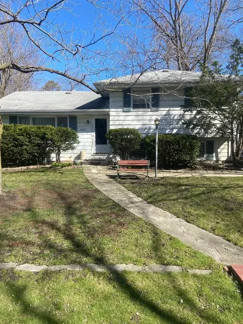 3929 N Grant St, Westmont, IL 60559
