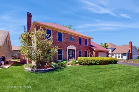 Exterior - 1805 Beloit Ct, Naperville, IL 60565 photo 2 of 6