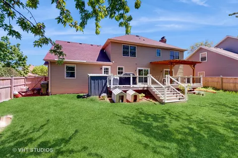 Exterior - 1805 Beloit Ct, Naperville, IL 60565 photo 6 of 6