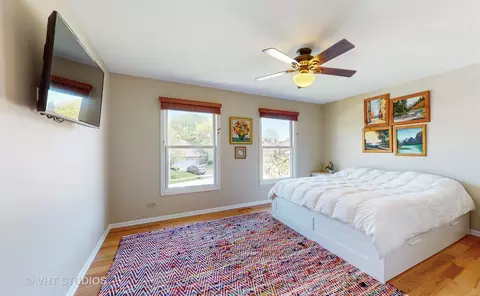Bedroom - 1805 Beloit Ct, Naperville, IL 60565 photo 4 of 5