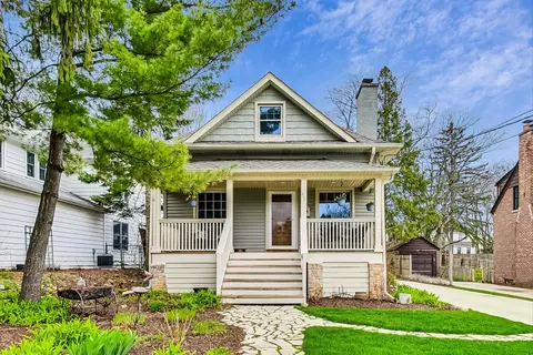 943 Forest Ave, Deerfield, IL 60015
