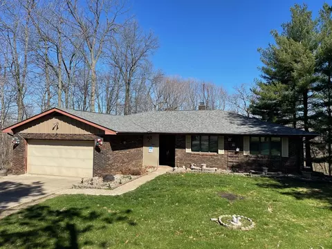 341 Westminster Dr, Mackinaw, IL 61755