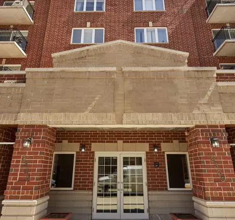 3303 Grove Ave #202, Berwyn, IL 60402