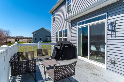 Exterior - 25729 Roundstone Ave, Plainfield, IL 60585 photo 8 of 12