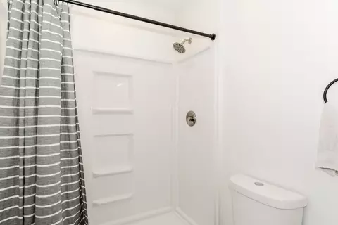 Bath - 25729 Roundstone Ave, Plainfield, IL 60585 photo 9 of 10