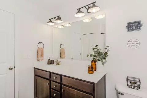 Bath - 25729 Roundstone Ave, Plainfield, IL 60585 photo 7 of 10