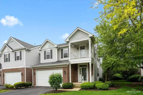2676 Lorraine Cir, Geneva, IL 60134