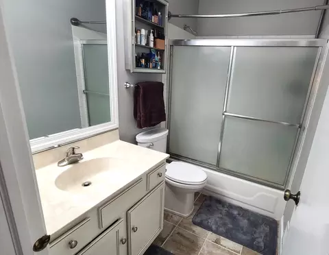 Bath - 13653 S Kendall Dr, Plainfield, IL 60544 photo 3 of 5