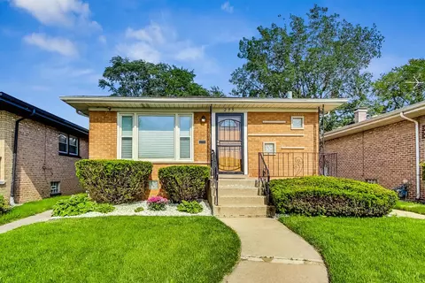 295 Prairie Ave, Calumet City, IL 60409