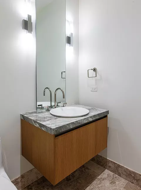 Bath - 363 E Wacker Dr #3108, Chicago, IL 60601 photo 1 of 6