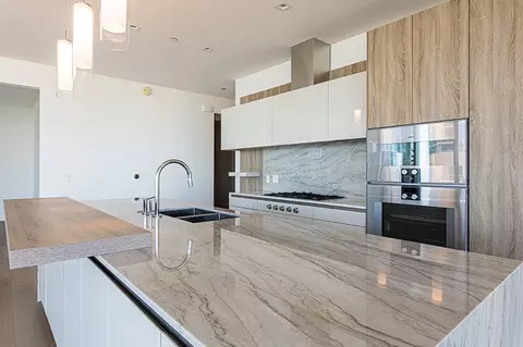 Kitchen - 363 E Wacker Dr #3108, Chicago, IL 60601 photo 3 of 6