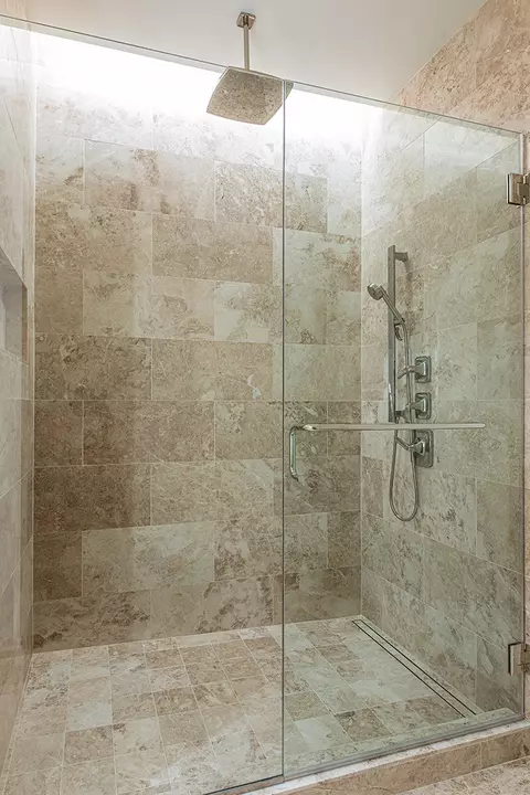Bath - 363 E Wacker Dr #3108, Chicago, IL 60601 photo 6 of 6