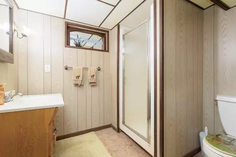 Bath - 906 Read St, Lockport, IL 60441 photo 3 of 3