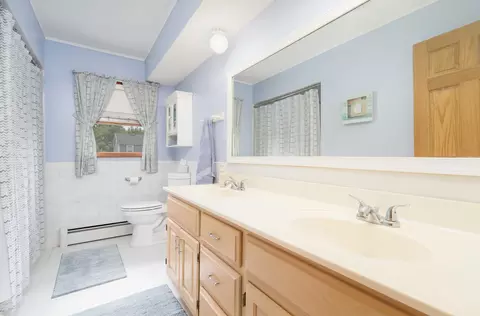 Bath - 906 Read St, Lockport, IL 60441 photo 1 of 3