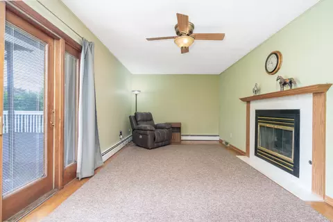 Living - 906 Read St, Lockport, IL 60441 photo 2 of 4