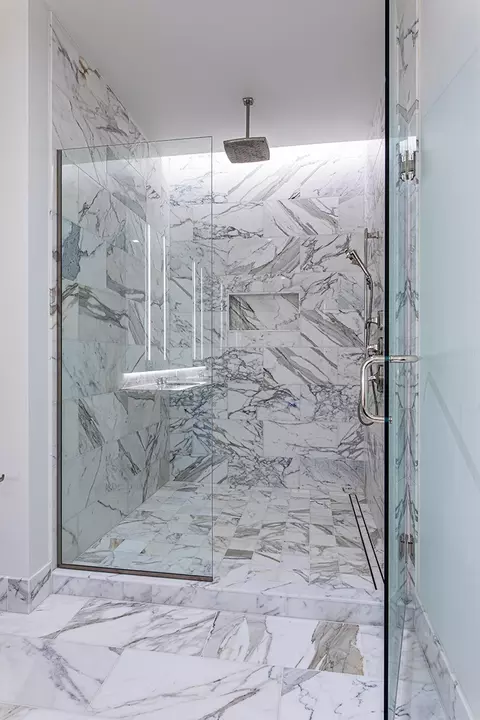 Bath - 363 E Wacker Dr #2607, Chicago, IL 60601 photo 2 of 3