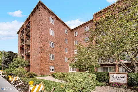 519 N Main St #3CN, Glen Ellyn, IL 60137