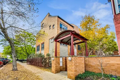 2850 N Lakewood Ave #A, Chicago, IL 60657