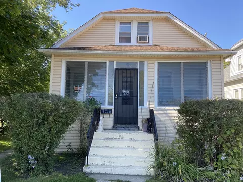 924 S Martin Luther King Jr Ave S, Waukegan, IL 60085