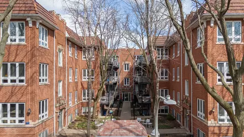 914 W Agatite Ave #1N, Chicago, IL 60640