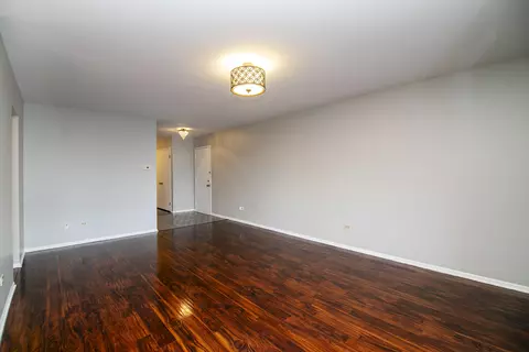 242 Stanhope Dr #D, Willowbrook, IL 60527 photo 5