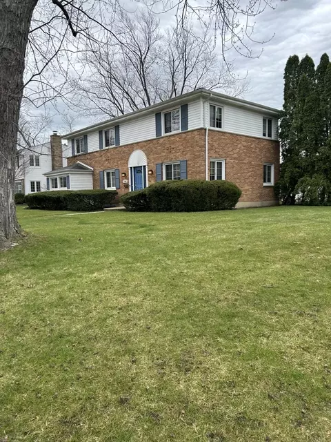 1445 Hackberry Rd, Deerfield, IL 60015 photo 3
