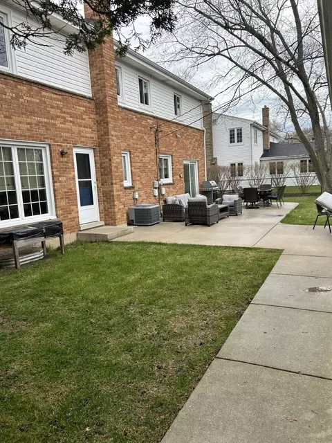 1445 Hackberry Rd, Deerfield, IL 60015 photo 2