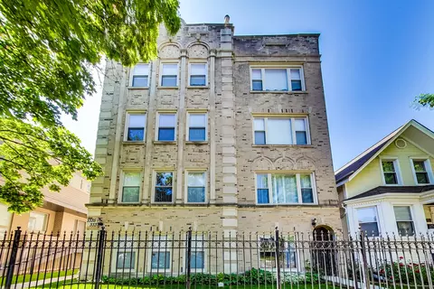 3335 W Belle Plaine Ave #3B, Chicago, IL 60618
