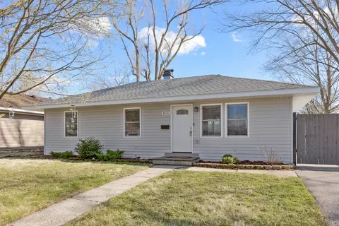 1611 Seminole Ln, Carpentersville, IL 60110