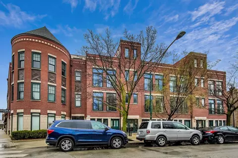 2038 W Warner Ave #303, Chicago, IL 60618