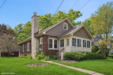 102 High St, Highwood, IL 60040