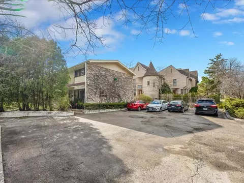 Exterior - 930 Green Bay Rd #E, Glencoe, IL 60022 photo 3 of 10