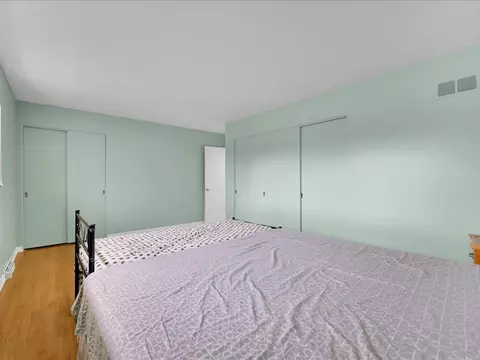 Bedroom - 930 Green Bay Rd #E, Glencoe, IL 60022 photo 2 of 3
