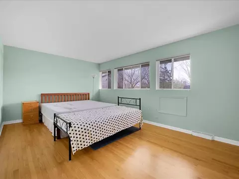 Bedroom - 930 Green Bay Rd #E, Glencoe, IL 60022 photo 1 of 3