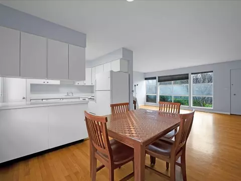 Dining - 930 Green Bay Rd #E, Glencoe, IL 60022 photo 3 of 3