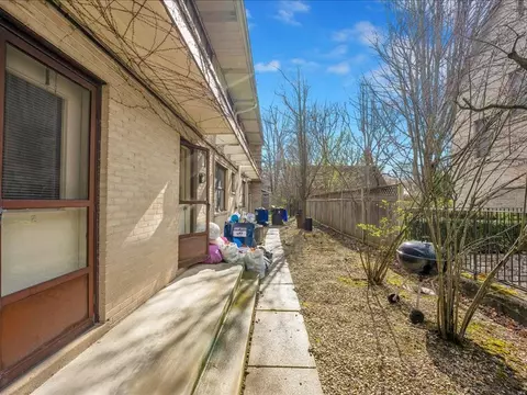 Exterior - 930 Green Bay Rd #E, Glencoe, IL 60022 photo 8 of 10